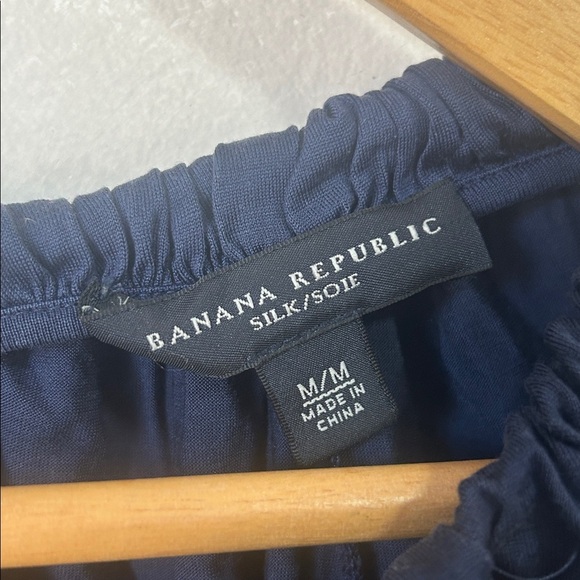 Banana Republic 100% silk navy blue peasant top size medium - Picture 2 of 7